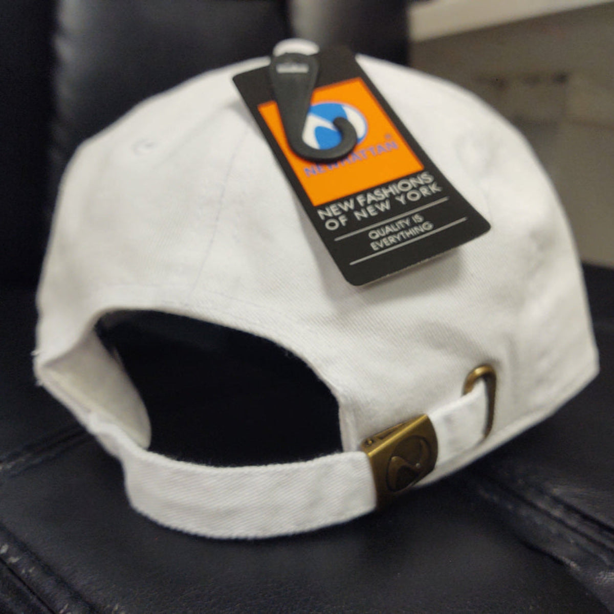 Escudo Republica Dominicana - Dominican Shield White / Metallic Gold Color Dad Hat Peligro Sports