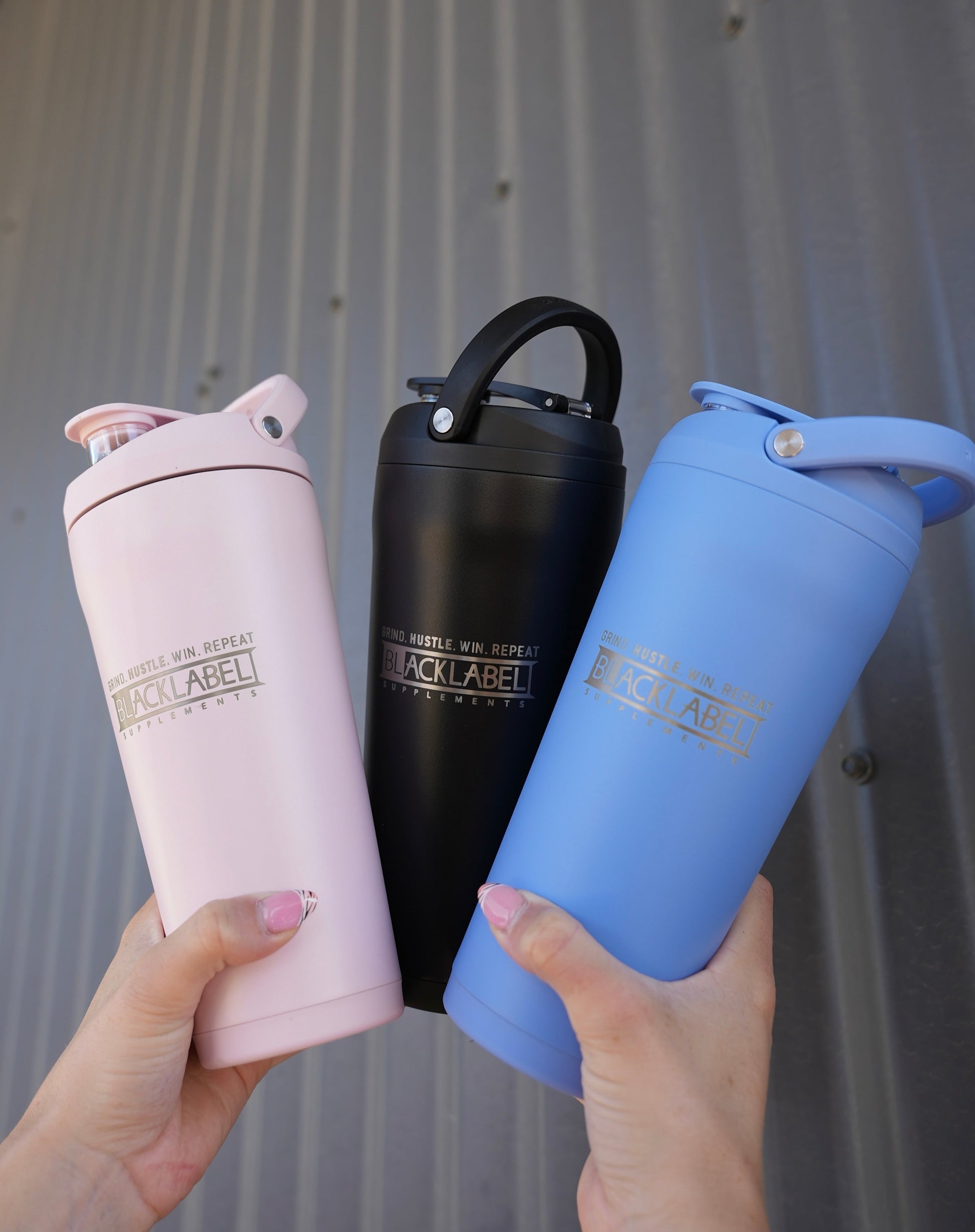 HYDROJUG 24 OZ. INSULATED SHAKER BLACKLABEL Supplements