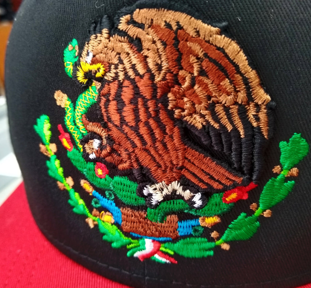 Embroidered Shield and flag SnapBack Mexico Black - Red Hat Peligro Sports